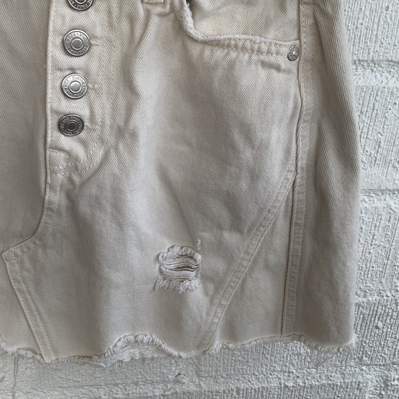 Free People Denim A line Worn White Distressed Exposed Button Fly Mini Skirt 25 - Picture 4 of 7